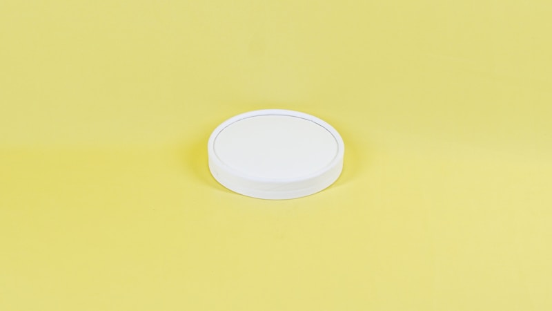 プラスチックの蓋が開かないときの対処法|固いフタを安全に開けるコツと原因別の解決策